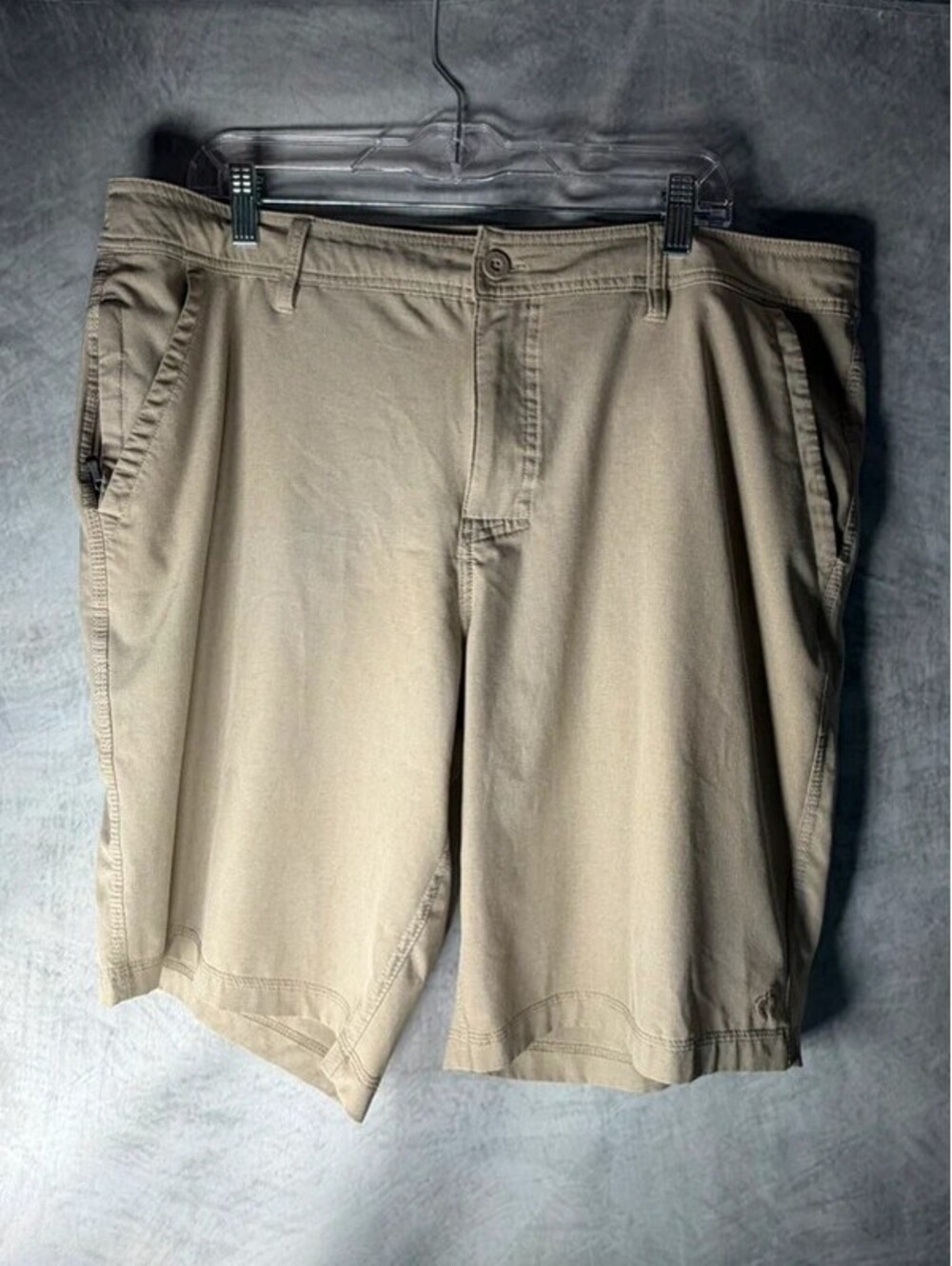 Hang Ten Performance Shorts Men’s Size 38 Khaki Beige